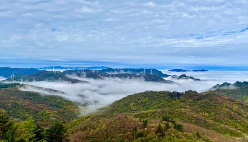 雨歇间的嘉陵江源