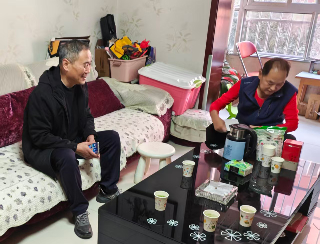 宝鸡市马头滩林业局春节前开展走访慰问老干部及困难职工群众活动